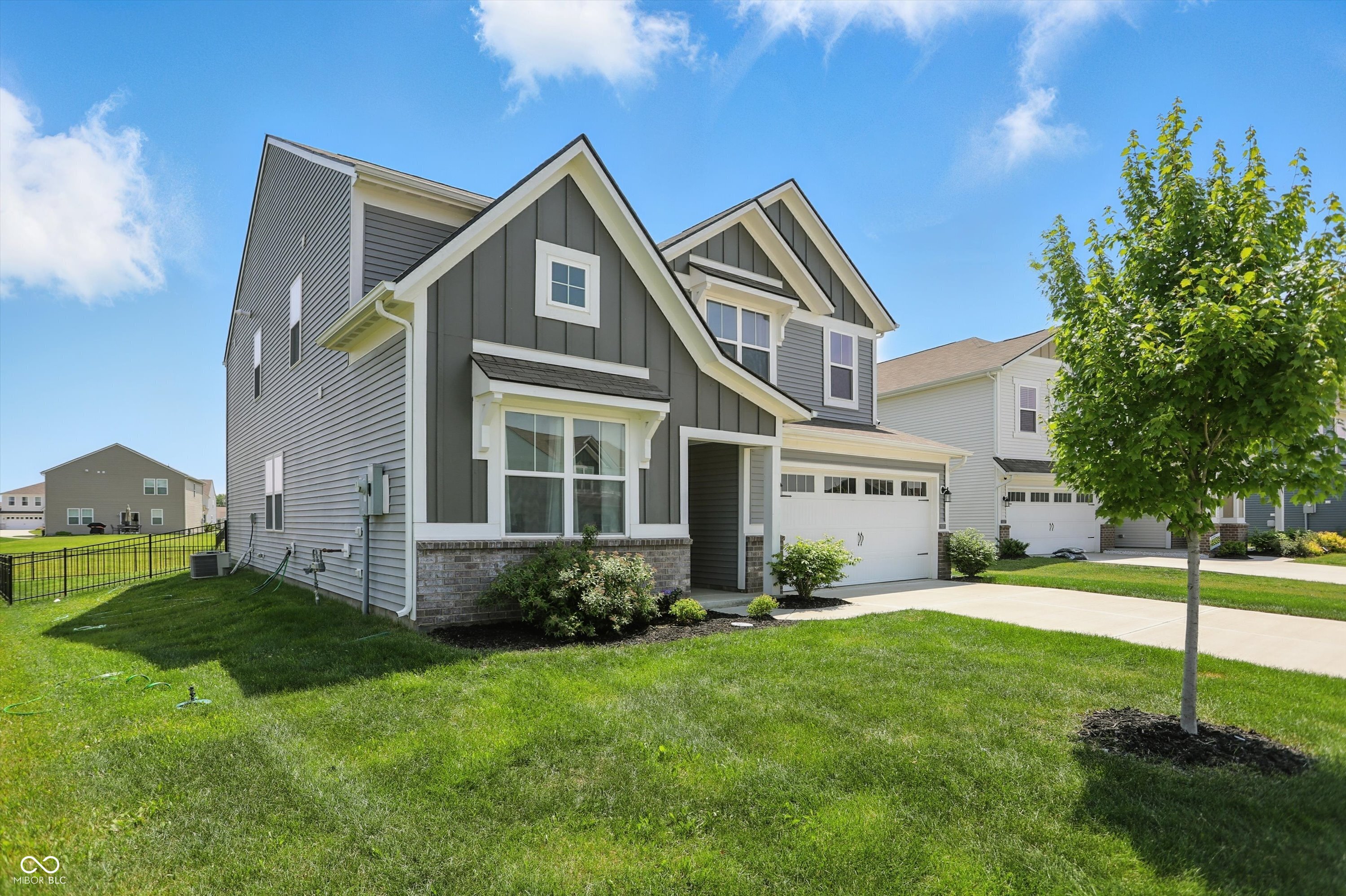 9537 Crossfield Road Avon, IN 46123 - Photo 4 of 48