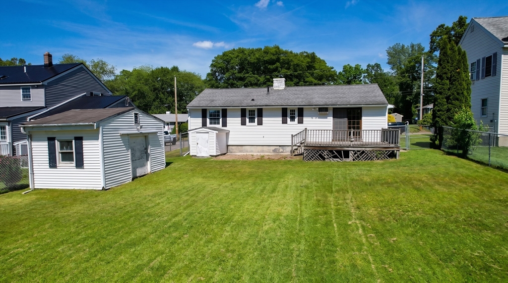 160 Burnham Road Lowell, MA 01852 - Photo 5 of 30