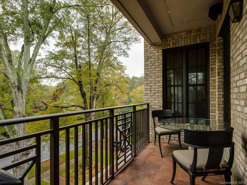 626 Queens Road, Unit 304 Charlotte, NC 28207 - Photo 24 of 24 a view of a two chair in the balcony