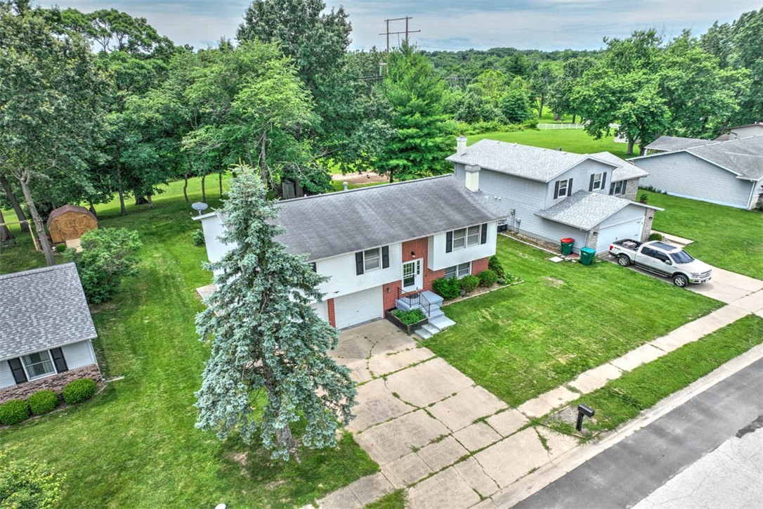 1545 Highland Place Decatur, IL 62526 - Photo 4 of 31