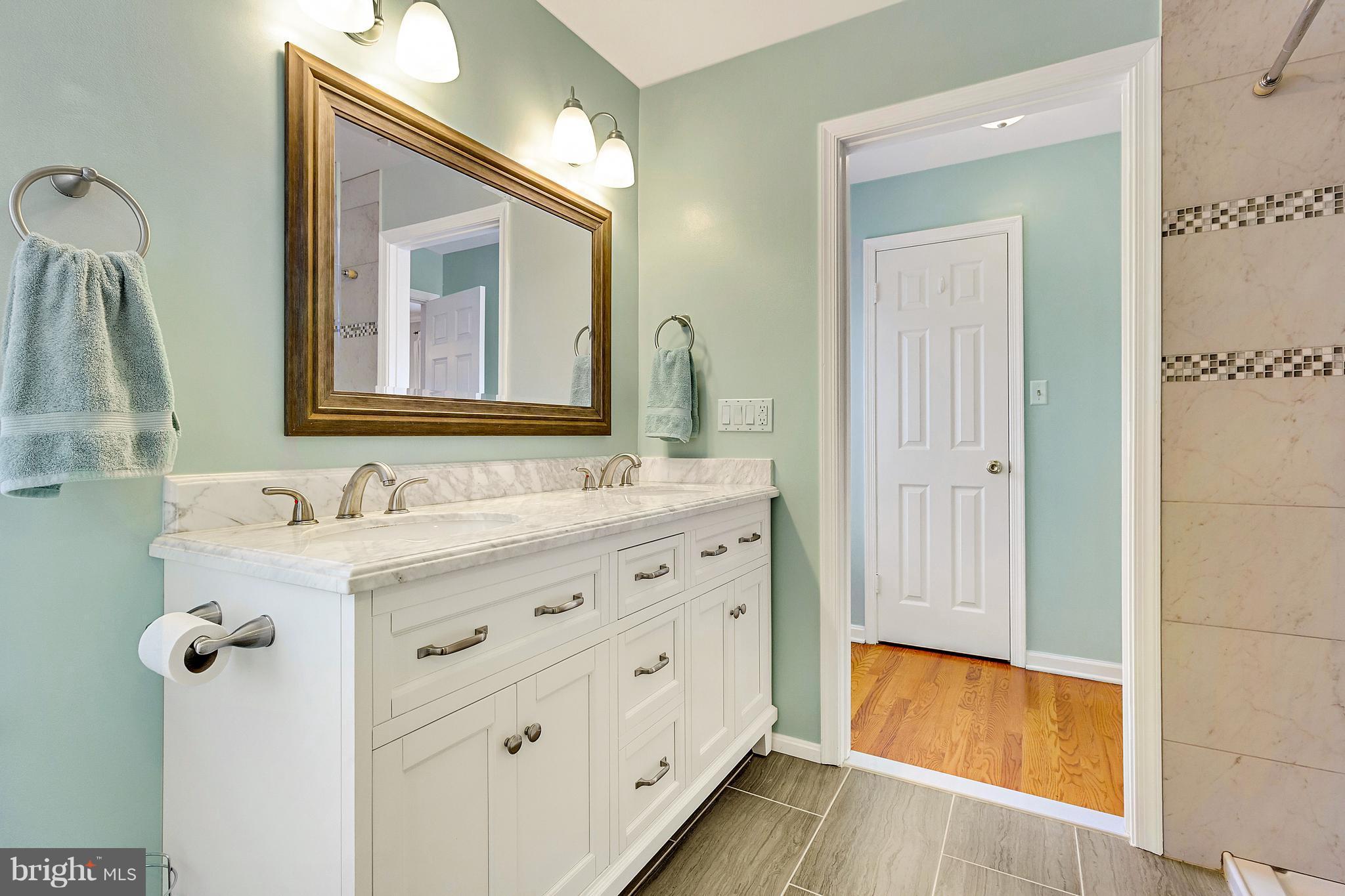 8040 Stillbrooke Road Manassas, VA 20112 - Photo 19 of 29 Double Vanity with Granite
