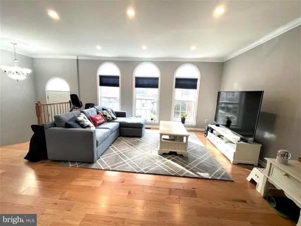 $3,500 | 4513 Monmouth Street, Fairfax, VA 22030