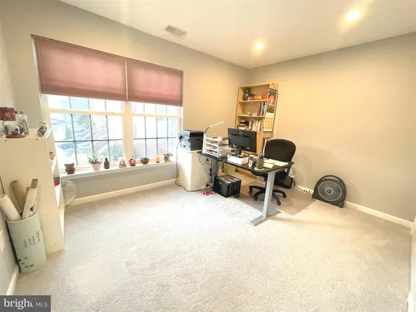 $3,500 | 4513 Monmouth Street, Fairfax, VA 22030