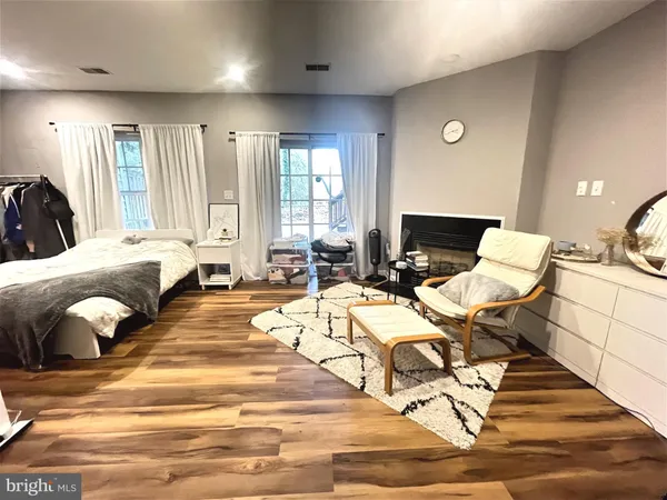 $3,500 | 4513 Monmouth Street, Fairfax, VA 22030