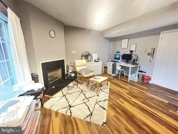 $3,500 | 4513 Monmouth Street, Fairfax, VA 22030