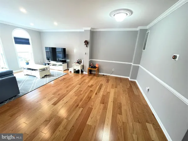 $3,500 | 4513 Monmouth Street, Fairfax, VA 22030