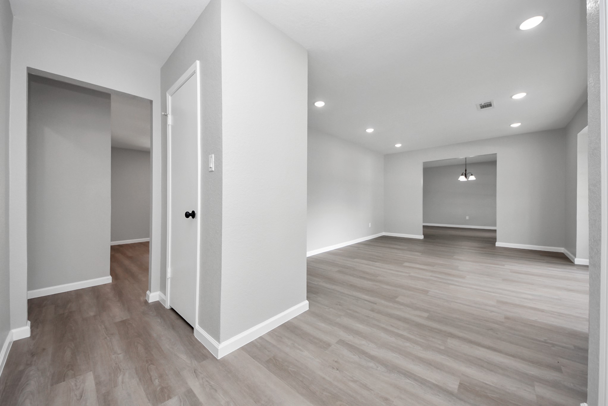 2402 Rolling Glen Drive Spring, TX 77373 - Photo 20 of 38 a view of a livingroom with wooden floor