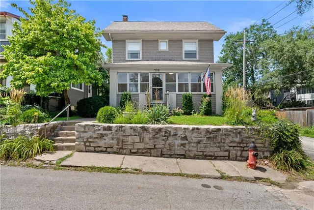 $485,000 | 4218 Greenwood Place, Kansas City, MO 64111