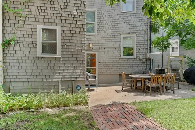 $485,000 | 4218 Greenwood Place, Kansas City, MO 64111