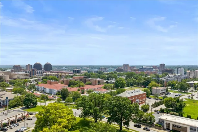 $485,000 | 4218 Greenwood Place, Kansas City, MO 64111