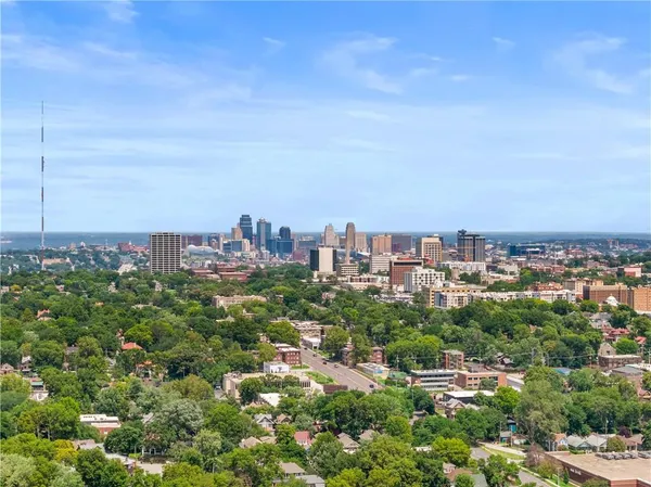 $475,000 | 4218 Greenwood Place, Kansas City, MO 64111