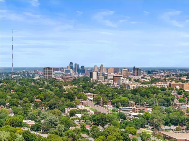 $485,000 | 4218 Greenwood Place, Kansas City, MO 64111