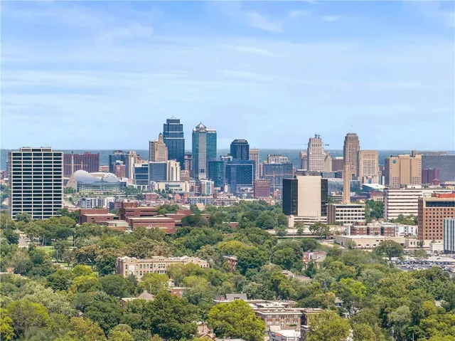 $485,000 | 4218 Greenwood Place, Kansas City, MO 64111