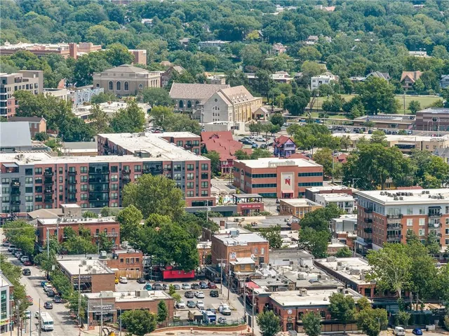 $485,000 | 4218 Greenwood Place, Kansas City, MO 64111