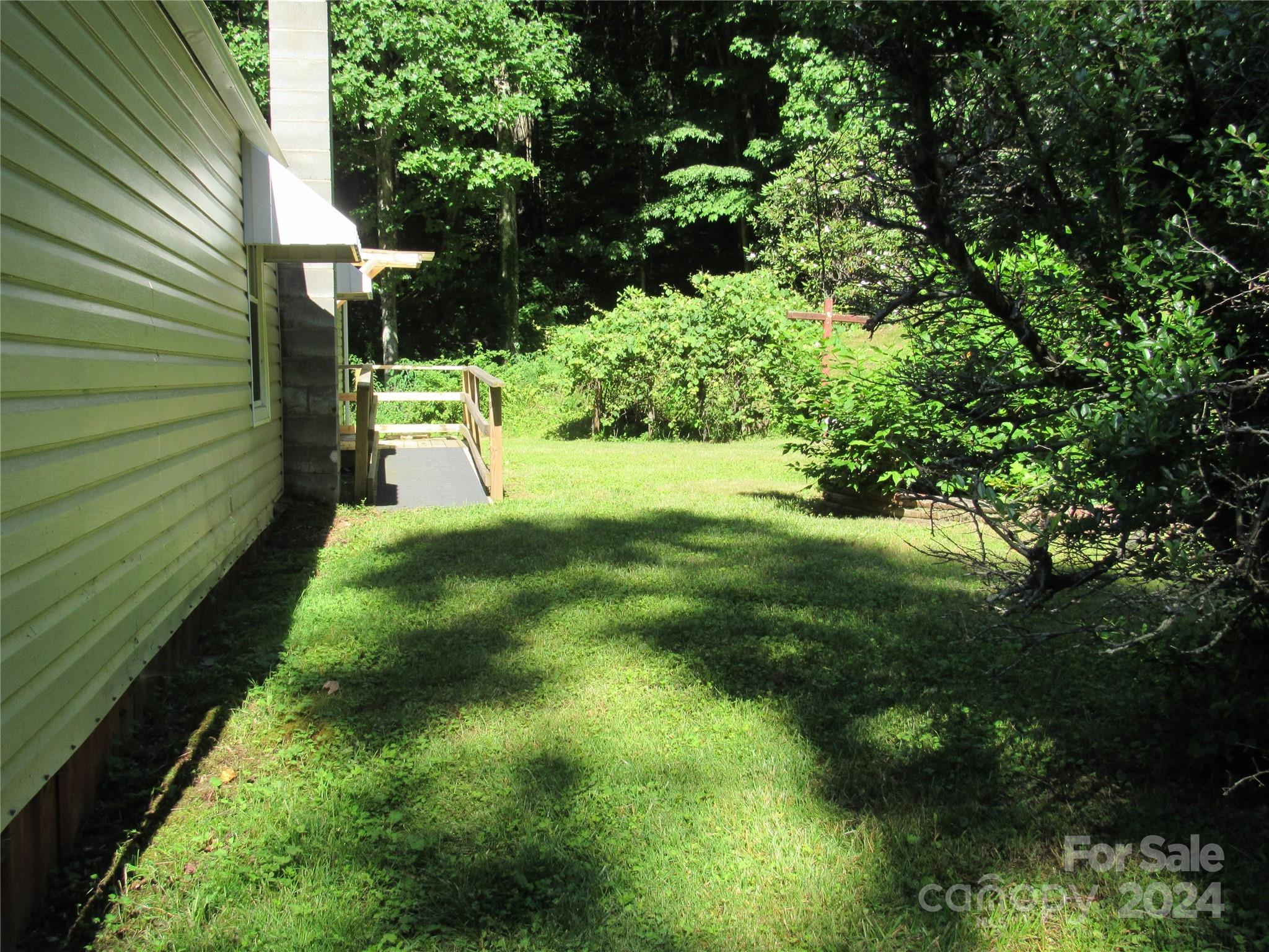 664 Woodfin Road Sylva, NC 28779 - Photo 12 of 34 a view of yard with green space