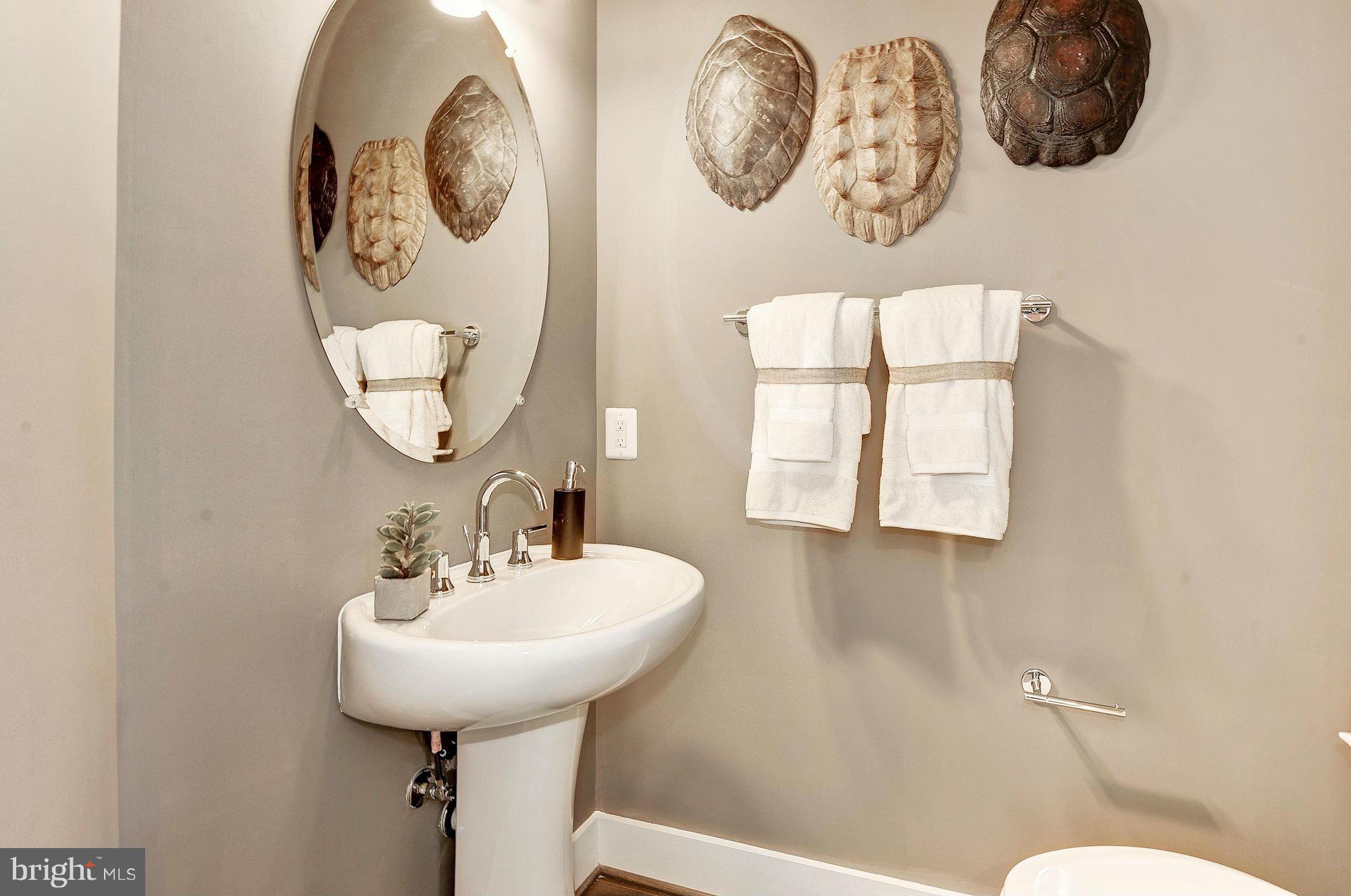 1318 South Rolfe Street Arlington, VA 22204 - Photo 13 of 26 Bath