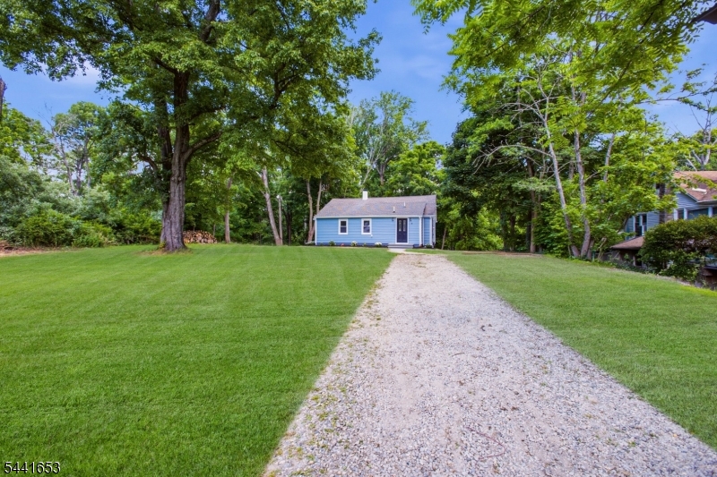48 Petersburg Road Hackettstown, NJ 07840 - Photo 4 of 36