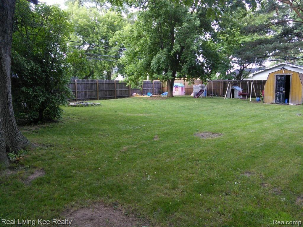 2985 Culbertson Avenue Rochester, MI 48307 - Photo 20 of 23 IMG_20140626_183532.jpg