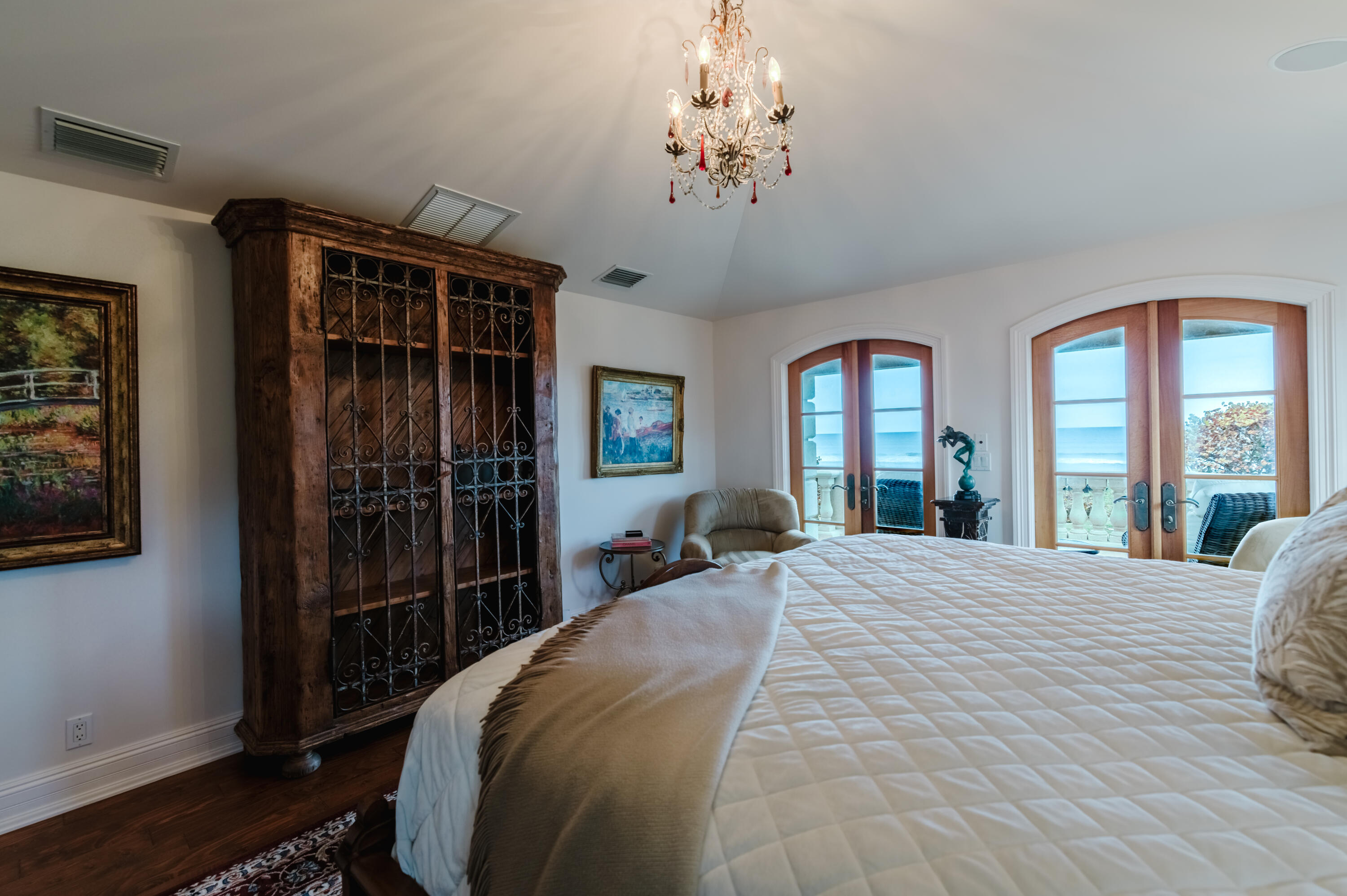 19 North Beach Road Jupiter Island, FL 33455 - Photo 52 of 80 Upstairs Bedroom 2