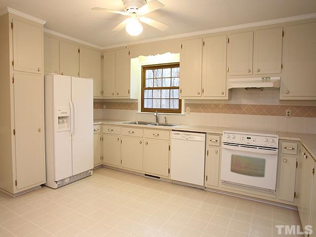 1103 Briardale Road Durham, NC 27712 - Photo 7 of 25 Tile backsplash, All Appliances remain!