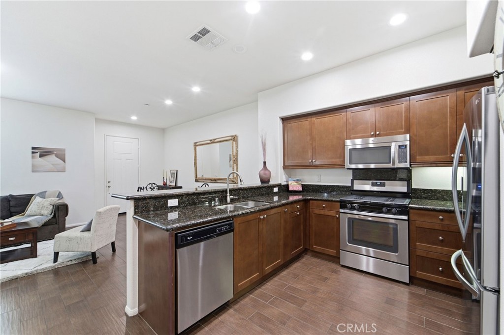 2245 Rolling River Lane, Unit 5 Simi Valley, CA 93063 - Photo 13 of 53