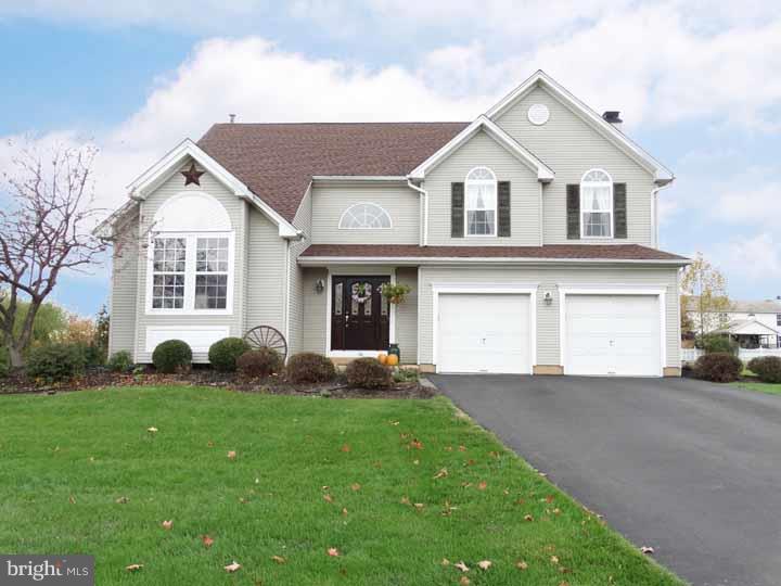 36 Devon Road Newtown, PA 18940 - Photo 2 of 24 Exterior Front