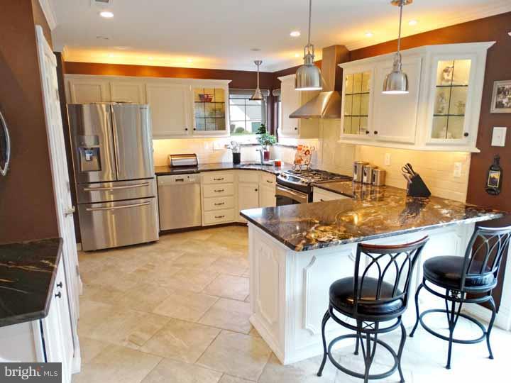 36 Devon Road Newtown, PA 18940 - Photo 9 of 24 Kitchen