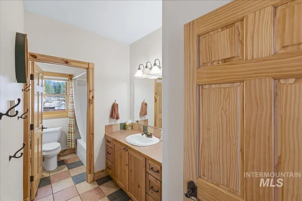 $1,750,000 | 3872 Brookside Drive, New Meadows, ID 83654