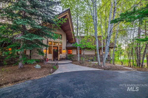 $1,750,000 | 3872 Brookside Drive, New Meadows, ID 83654