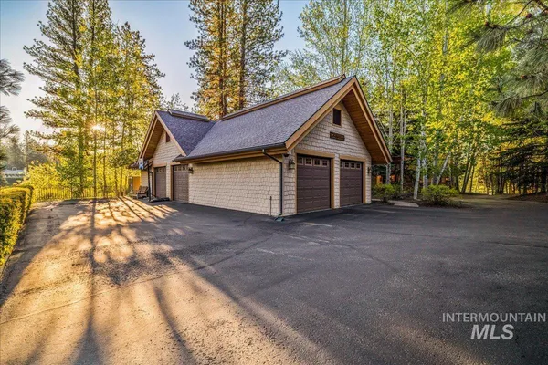 $1,750,000 | 3872 Brookside Drive, New Meadows, ID 83654