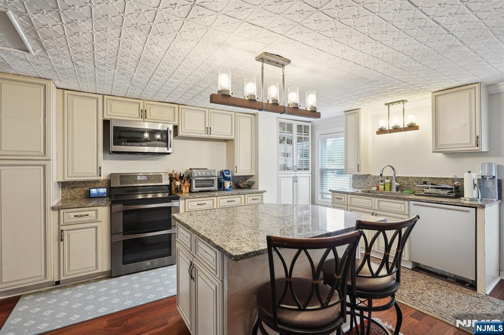 716 Glen Road Sparta, NJ 07871 - Photo 4 of 38