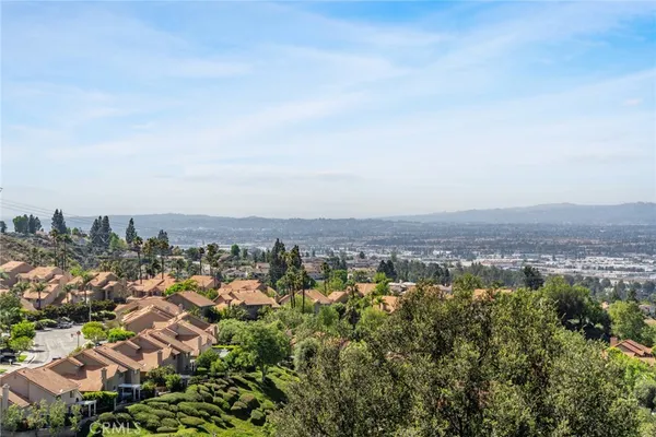 $950,000 | 6111 Garnet Circle, Anaheim Hills, CA 92807