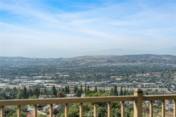 $950,000 | 6111 Garnet Circle, Anaheim Hills, CA 92807