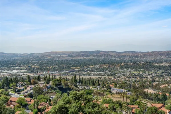 $950,000 | 6111 Garnet Circle, Anaheim Hills, CA 92807