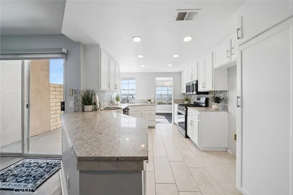 $950,000 | 6111 Garnet Circle, Anaheim Hills, CA 92807