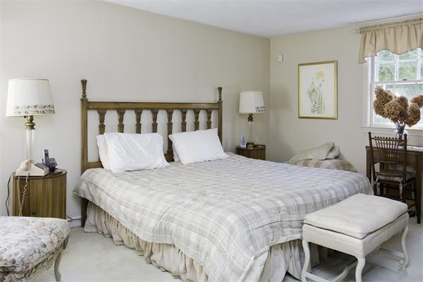7 Meadowbrook Road Newton, MA 02459 - Photo 5 of 11