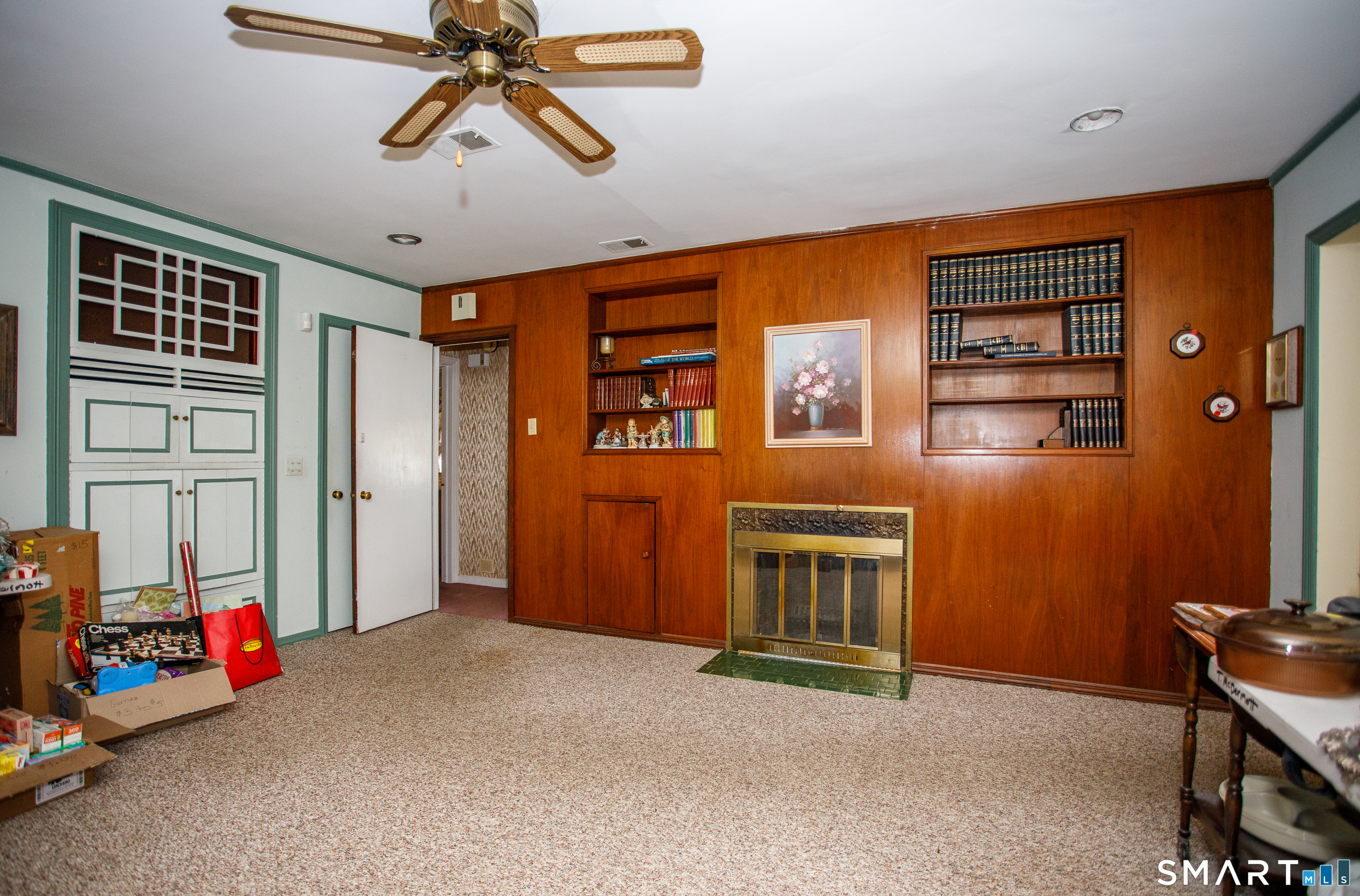 164 Harland Road Norwich, CT 06360 - Photo 16 of 29 a view of a livingroom with a workspace