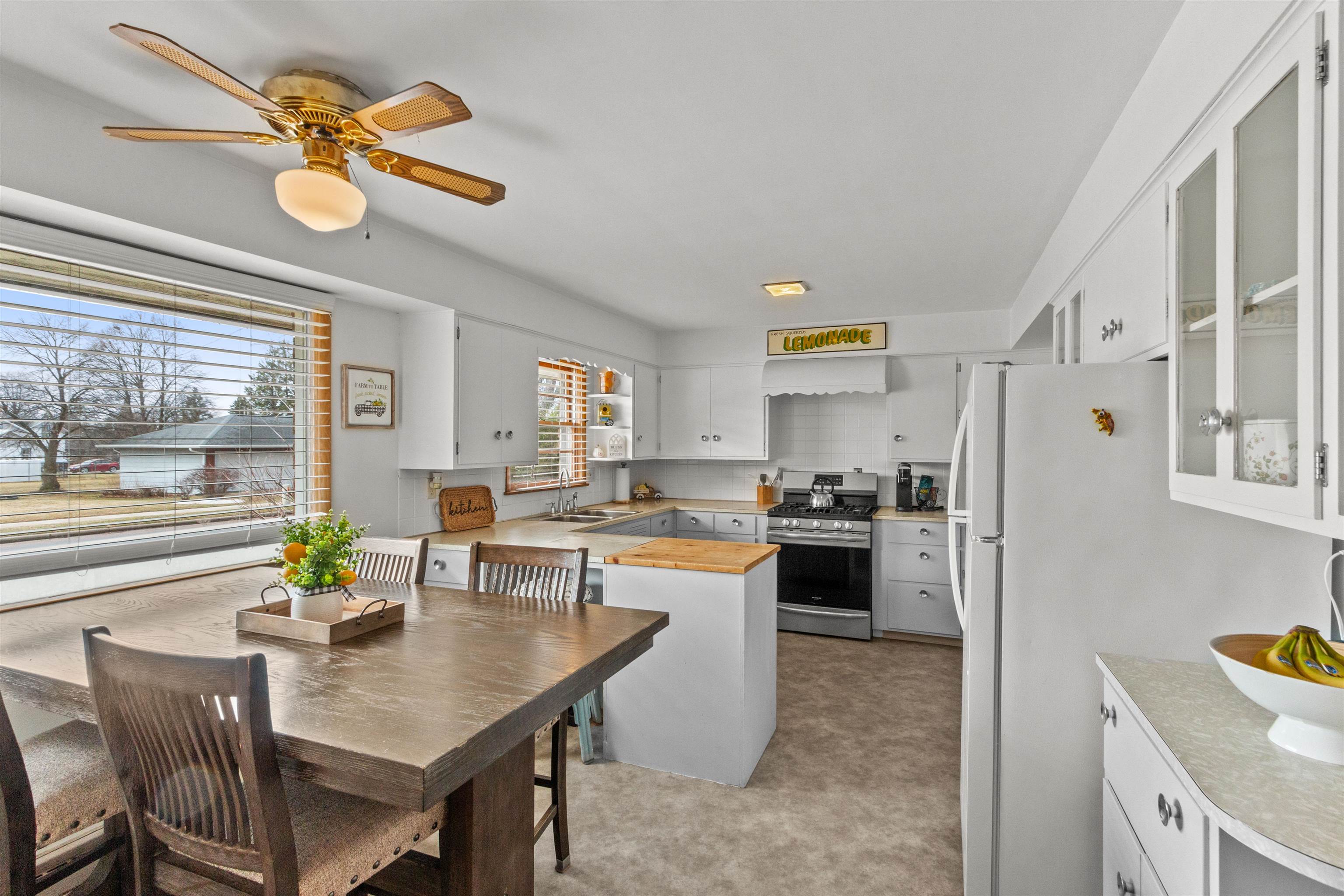516 6th Avenue Stevens Point, WI 54481 - Photo 2 of 24