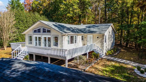 $750,000 | 404 Heather Lane, Huddleston, VA 24104