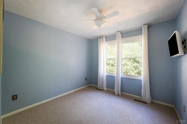 $750,000 | 404 Heather Lane, Huddleston, VA 24104