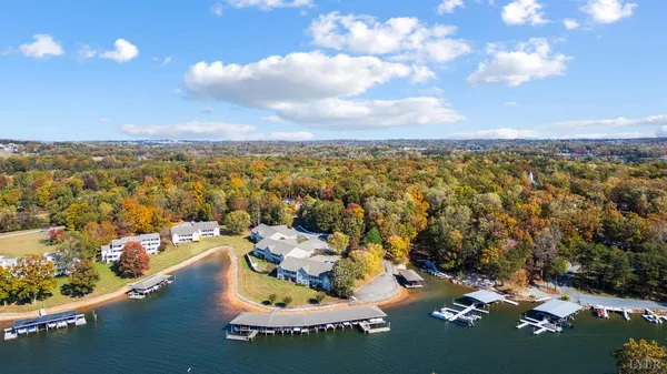 $750,000 | 404 Heather Lane, Huddleston, VA 24104