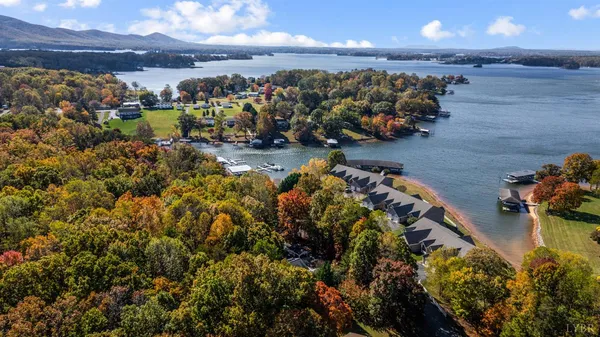 $750,000 | 404 Heather Lane, Huddleston, VA 24104