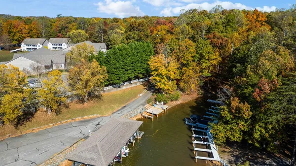 $750,000 | 404 Heather Lane, Huddleston, VA 24104