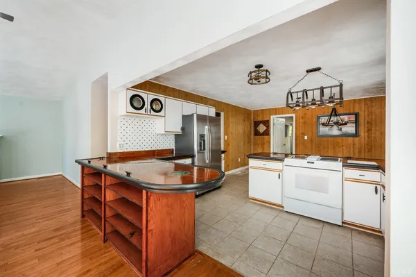 $750,000 | 404 Heather Lane, Huddleston, VA 24104