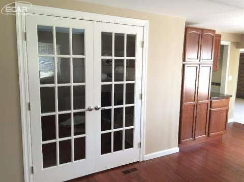 2326 North Linden Road Flint, MI 48504 - Photo 8 of 26 20445365-7.JPG