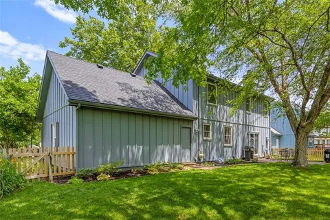 $425,000 | 309 North Mesquite Street, Olathe, KS 66061