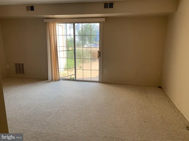 $2,200 | 22319 Mayfield Square, Sterling, VA 20164