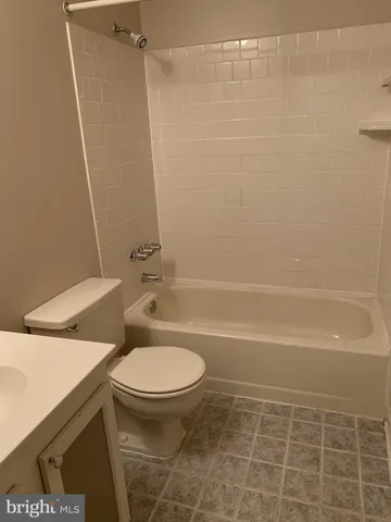 $2,200 | 22319 Mayfield Square, Sterling, VA 20164