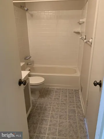 $2,200 | 22319 Mayfield Square, Sterling, VA 20164