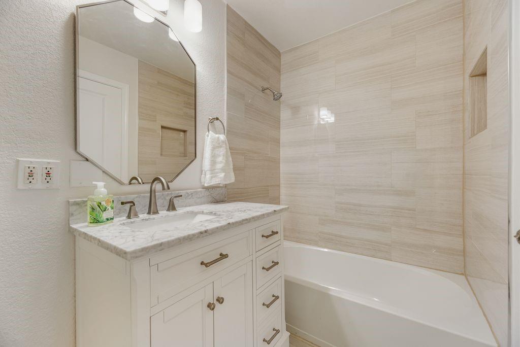 121 Dallas Drive Euless, TX 76039 - Photo 25 of 28